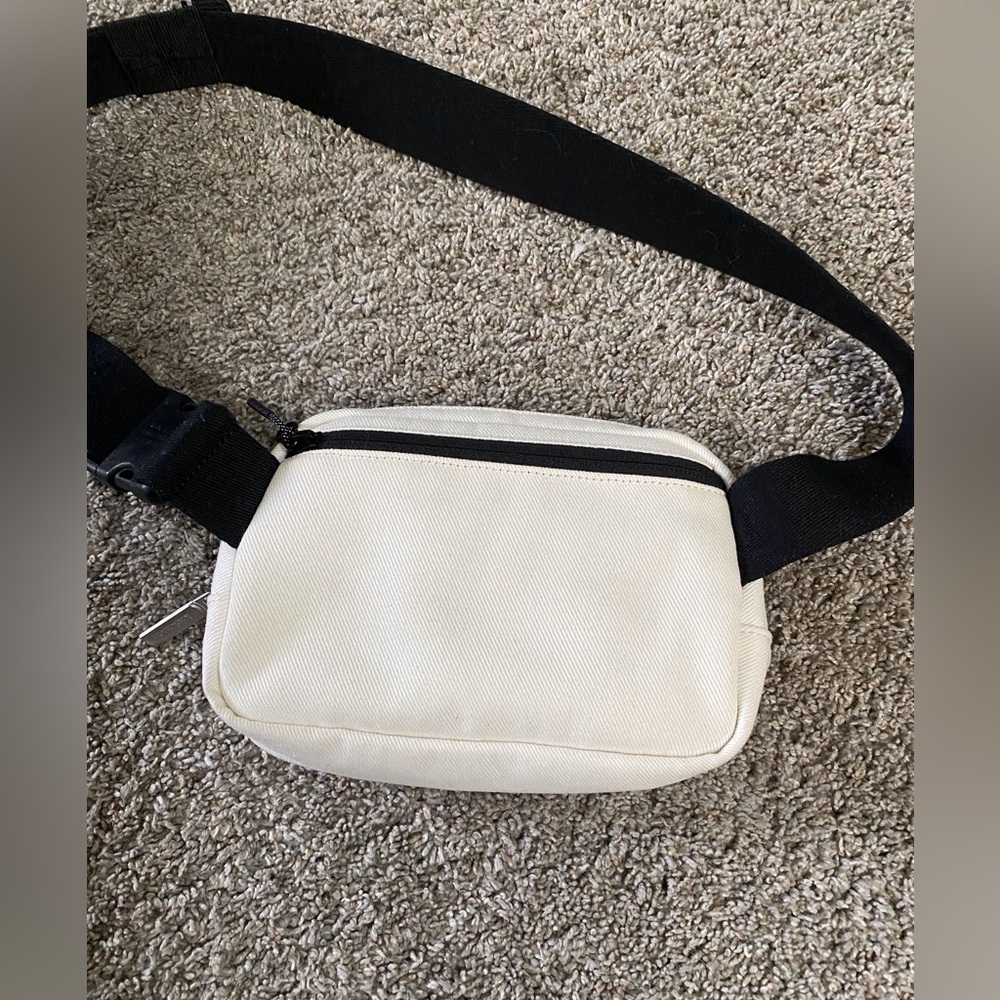 Lululemon Belt Bag - Picture 3 of 3